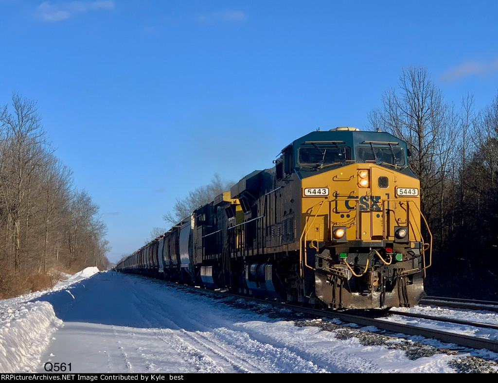 CSX 5443 on Q561